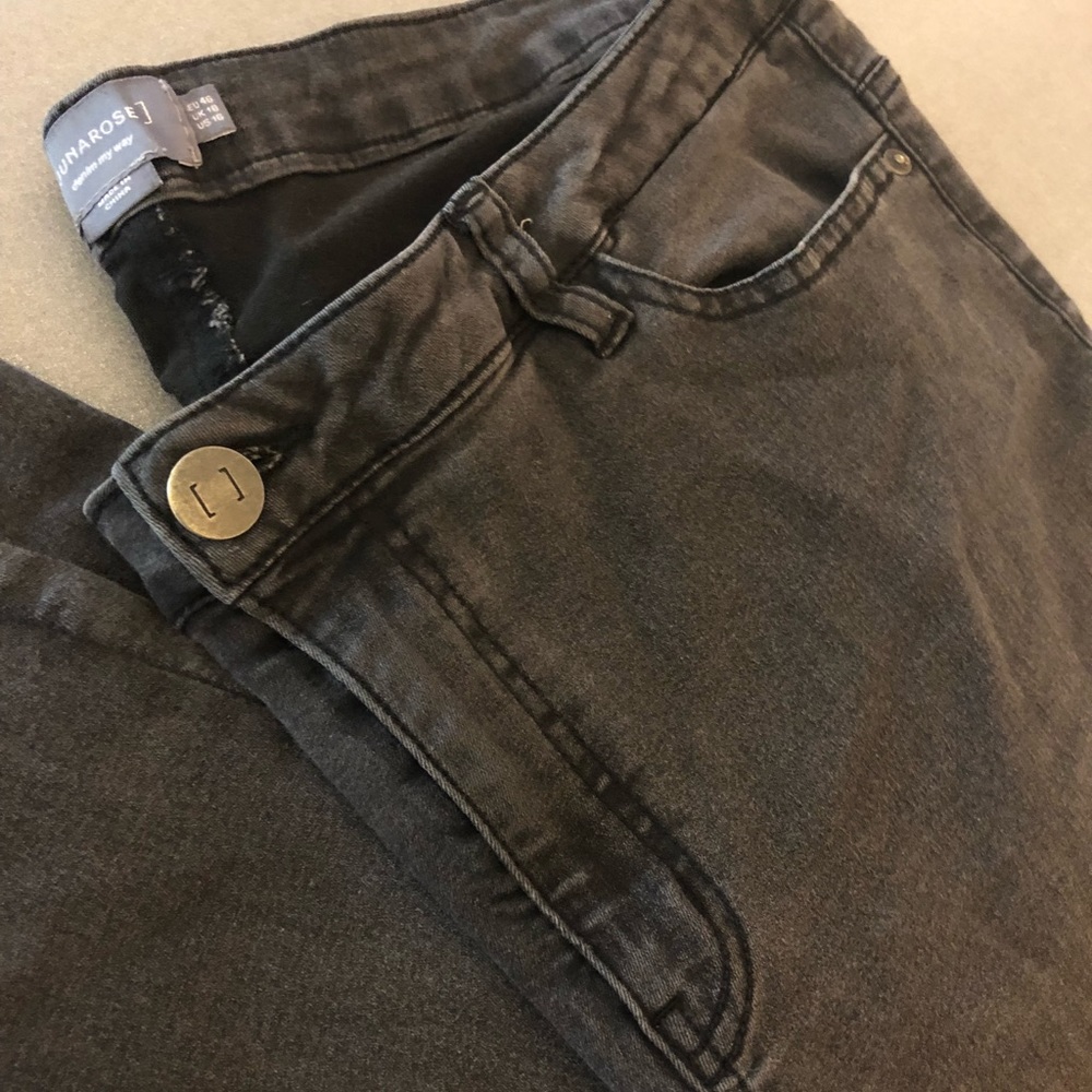 Grey legging jean